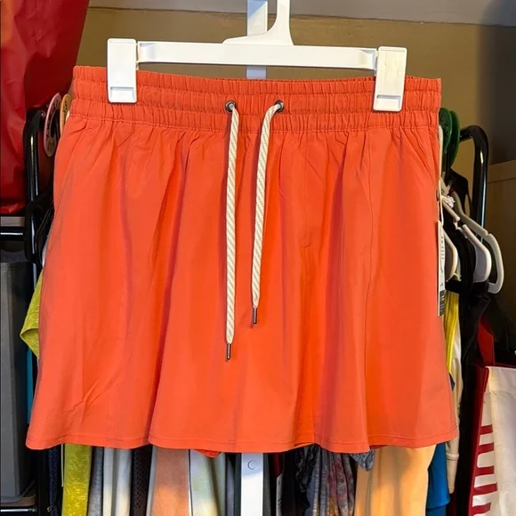 NWT VUORI Clementine Skirt 3” sz Large Pomelo - Picture 2 of 3